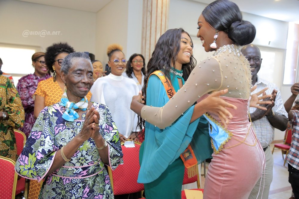 ceremonie-d-hommage-a-la-miss-monde-afrique-2021-olivia-yace_1z18mp5vfmj