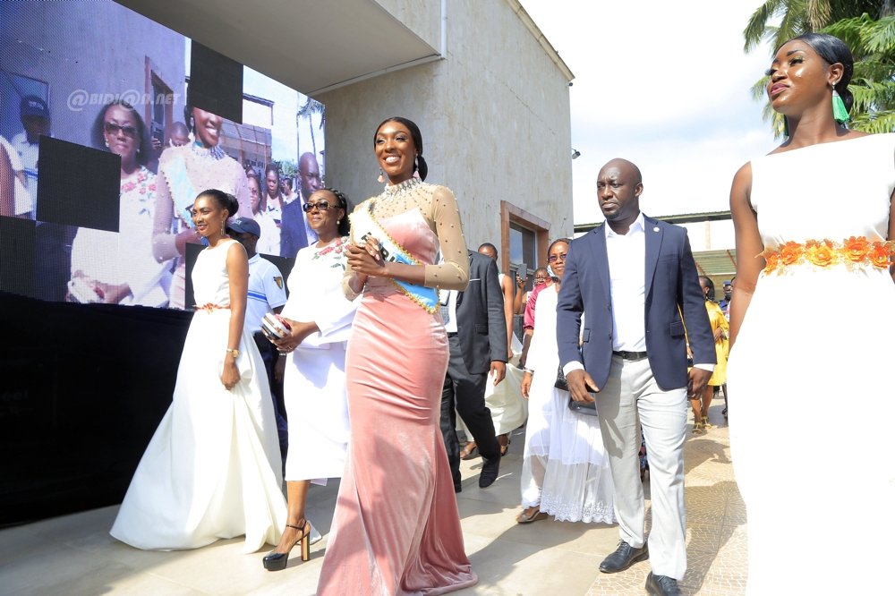 ceremonie-d-hommage-a-la-miss-monde-afrique-2021-olivia-yace_34ccxrg2ole