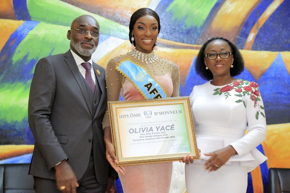 ceremonie-d-hommage-a-la-miss-monde-afrique-2021-olivia-yace_g50vxjmy8gr