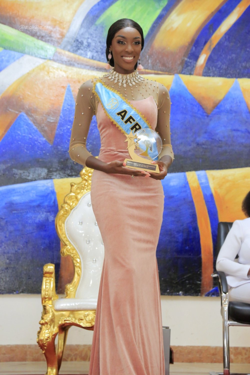ceremonie-d-hommage-a-la-miss-monde-afrique-2021-olivia-yace_guzszgho2sd
