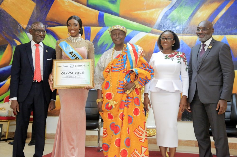 ceremonie-d-hommage-a-la-miss-monde-afrique-2021-olivia-yace_lv6xz0piffr