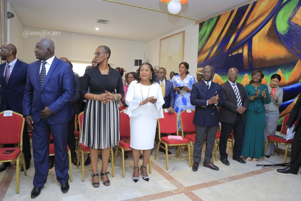 ceremonie-d-hommage-a-la-miss-monde-afrique-2021-olivia-yace_oa4exbqkvxq