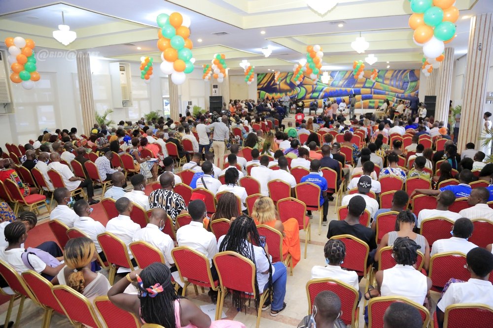 ceremonie-d-hommage-a-la-miss-monde-afrique-2021-olivia-yace_u9nrt3iac5r