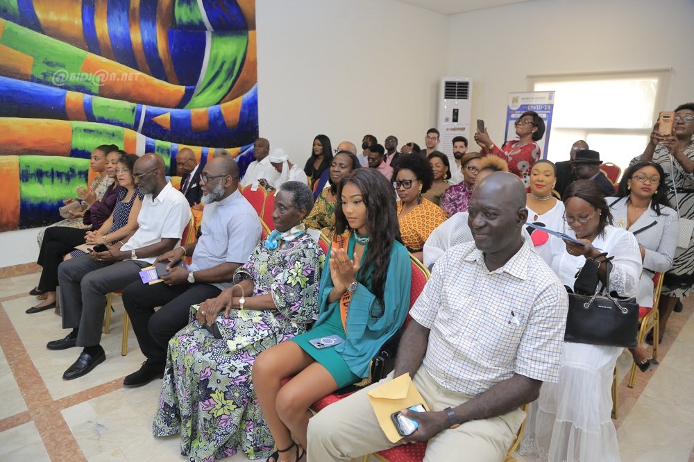 ceremonie-d-hommage-a-la-miss-monde-afrique-2021-olivia-yace_x3idhrivl4